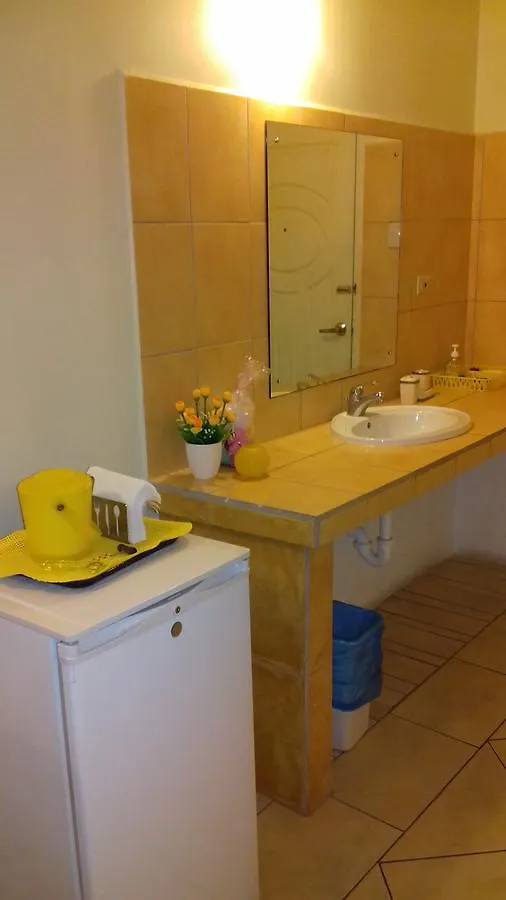 Port of Spain Abriannas Inn Bed & Breakfast ترينيداد وتوباغو
