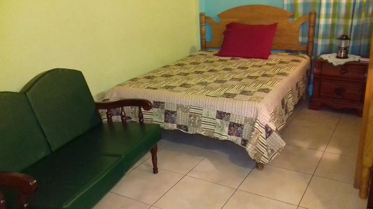 Port of Spain Abriannas Inn Bed & Breakfast ترينيداد وتوباغو